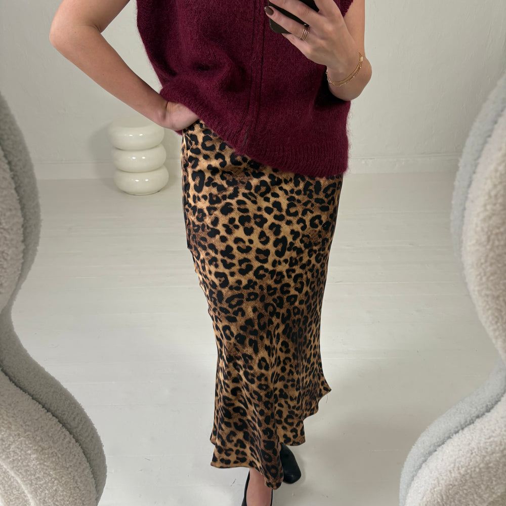 SILKY ROK LEOPARD