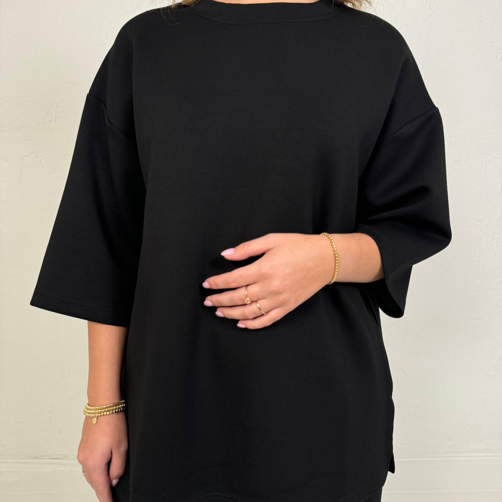 OVERSIZED T-SHIRT ZWART