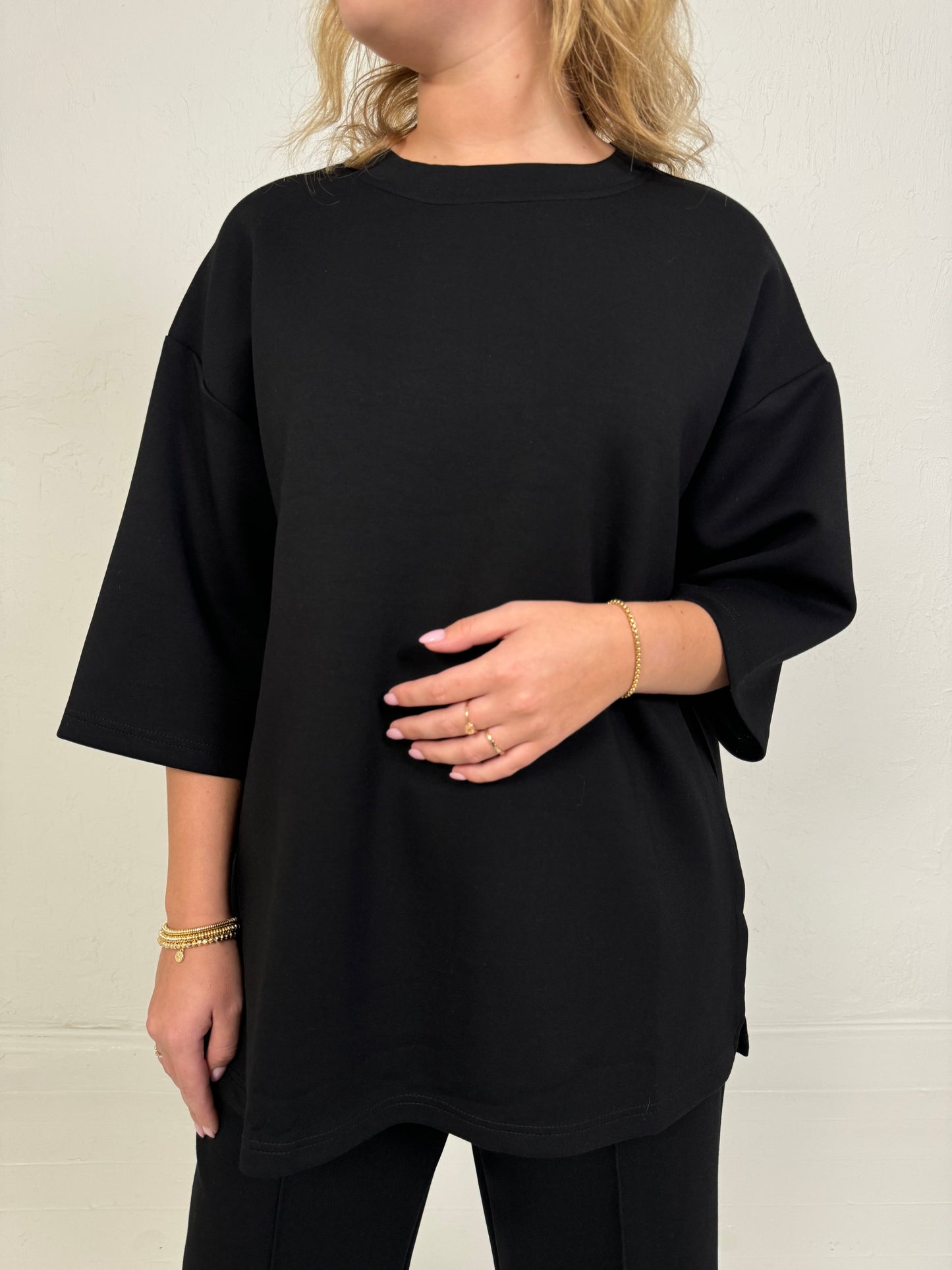 OVERSIZED T-SHIRT ZWART