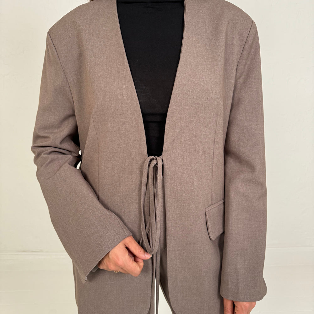 OVERSIZED GEKNOOPTE BLAZER TAUPE