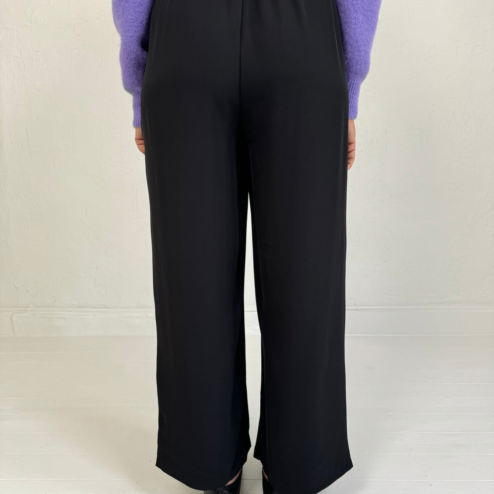 PANTALON MET VERSTELBARE TAILLEBAND ZWART