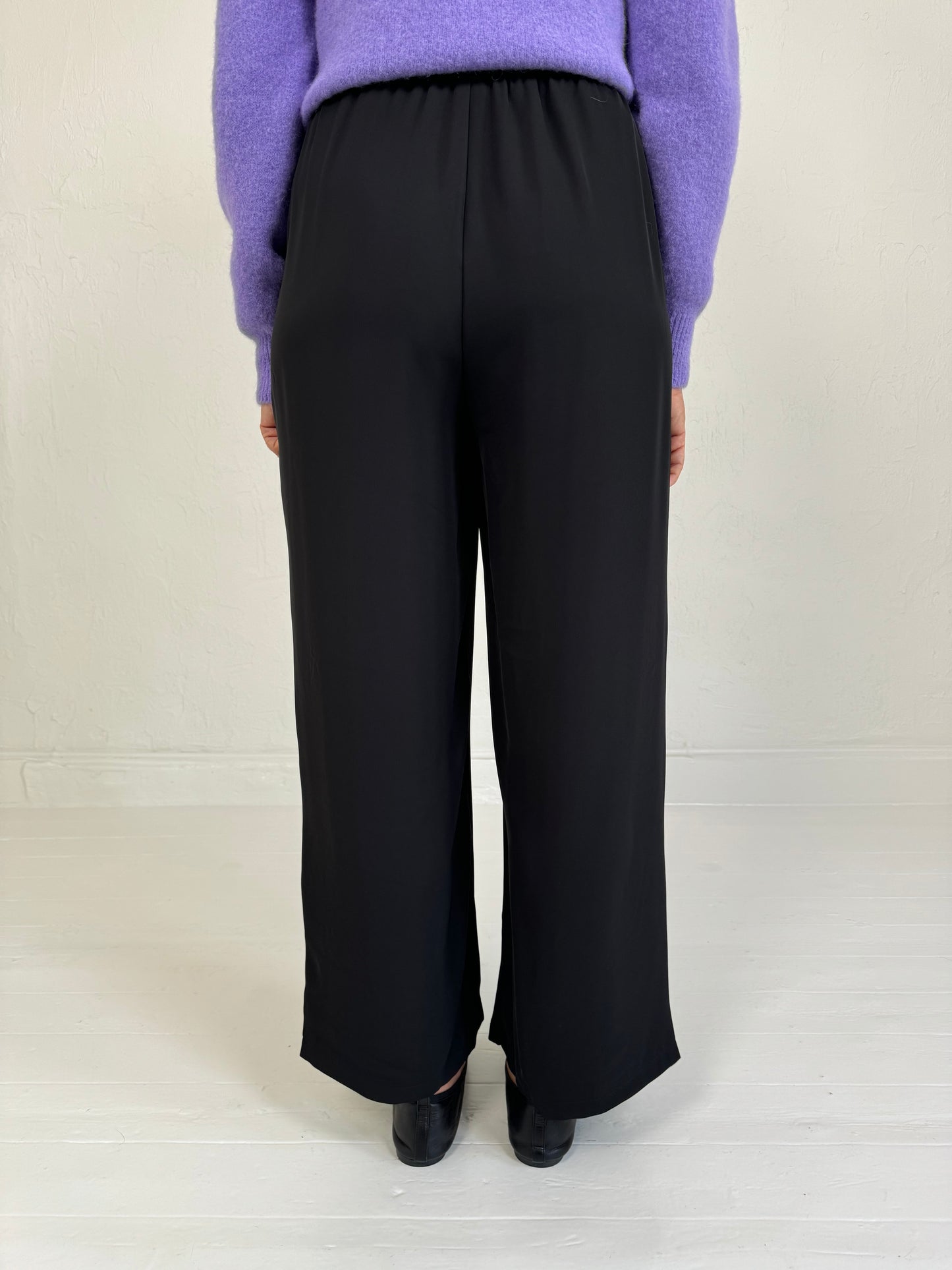 PANTALON MET VERSTELBARE TAILLEBAND ZWART