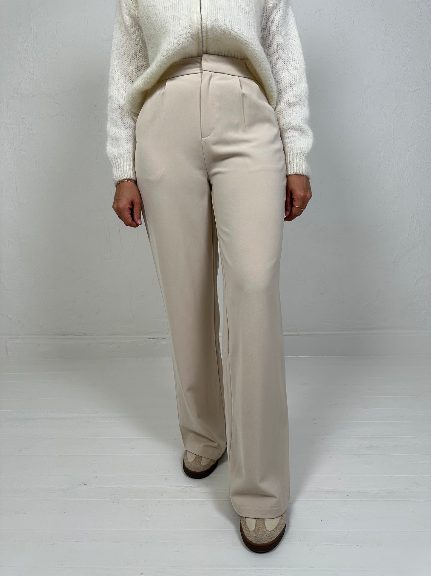 WIJDE PANTALON VAN STEVIGE STOF BEIGE