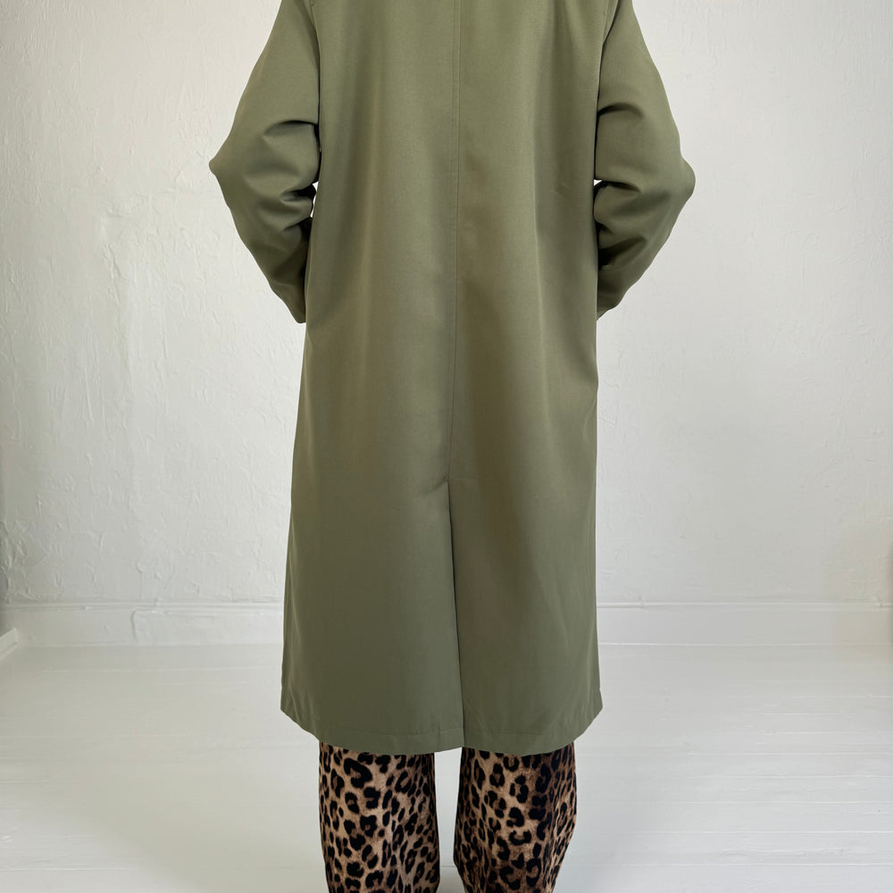 
                      
                        KLASSIEKE TRENCHCOAT KAKI
                      
                    