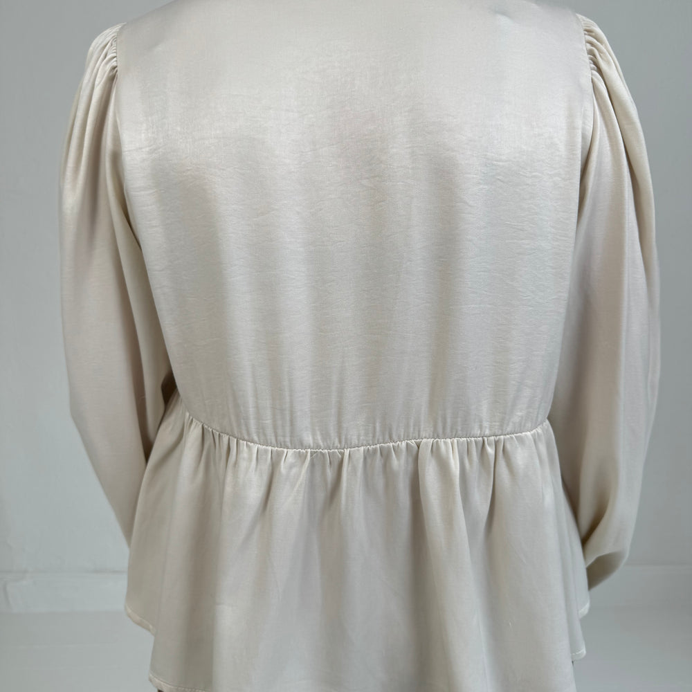 BLOUSE MET STRIKJES ECRU